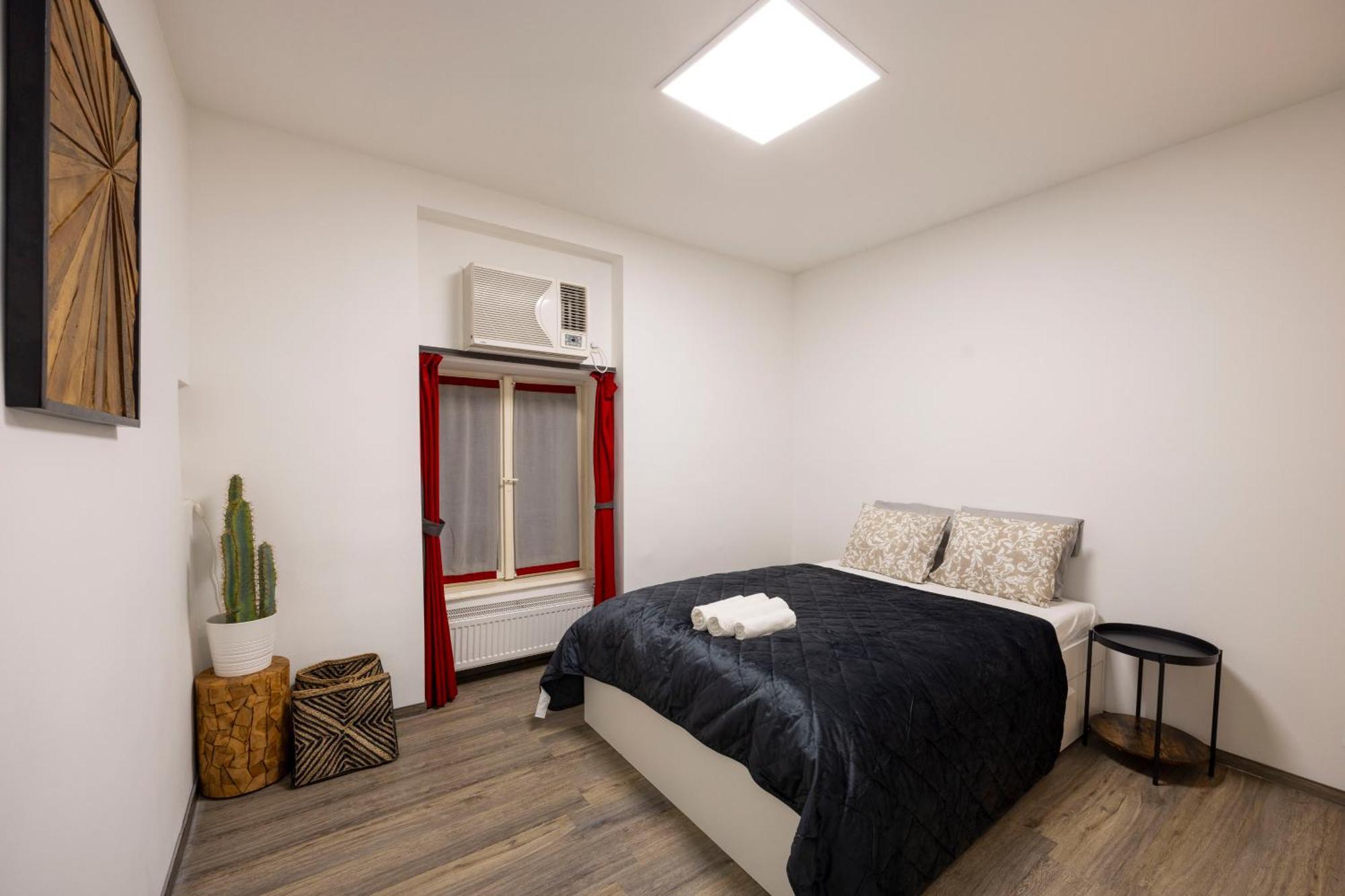Deluxe Central Elizabeth Residence W/ 4Bedrm, 2Bathrm, 1Lvngrm — Photos 3
